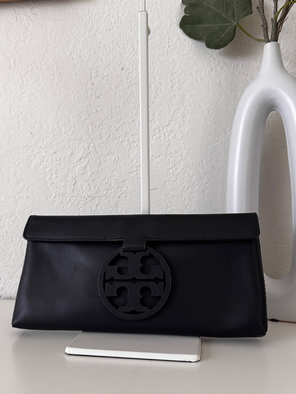 Tory Burch Miller Clutch in Black leather